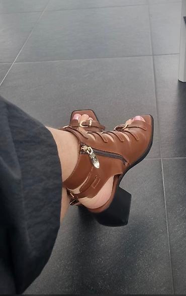 Босоножки, сандалии, шлепанцы: Женские Босоножки-Гладиаторы MAXI на каблуке, чёрные, натуральная — 5