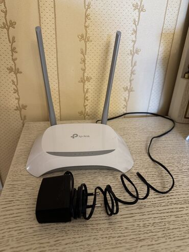 Modemlər və şəbəkə avadanlıqları: Tp-link modem, tam ishlek veziyyetdedir, 2 antenali, hec bir problemi