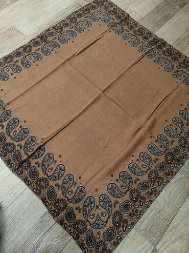 Baş geyimləri: Kelagayi böyük ölçülərdə.ipekler 35 m.ketan pambıq 30 m — 23