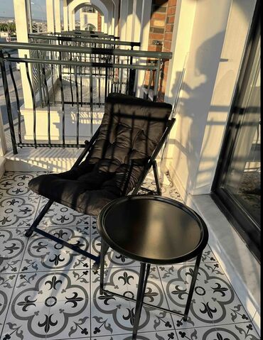 Bağ kresloları: Həm şezlonqlar həm də sehpa qatlana bilir, komfortludur, bağ evi — 17