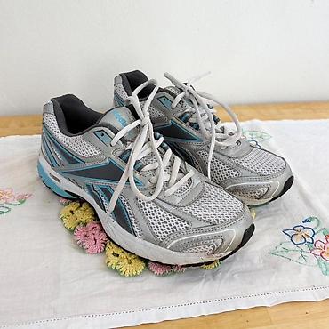 Krasofkalar və idman ayaqqabıları: Krasovka unisex rebok firmasidi. 42 razmer yaxşı veziyyetdedi az — 1