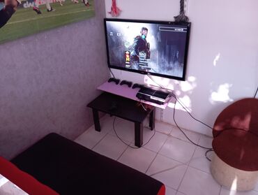 PS3 (Sony PlayStation 3): Salam 3 eded tv 109 ekran, 2 eded ps3 ve 1 eded ps 4 divanlarida var