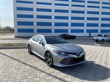 недорогие скутеры: Toyota Camry: 2018 г., 2.5 л, Вариатор, Гибрид, Седан