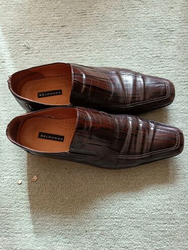 muške gumene čizme za kišu: Muške Belmondo skroz kožne cipele. Tamno braon boje.Lako se obuvaju