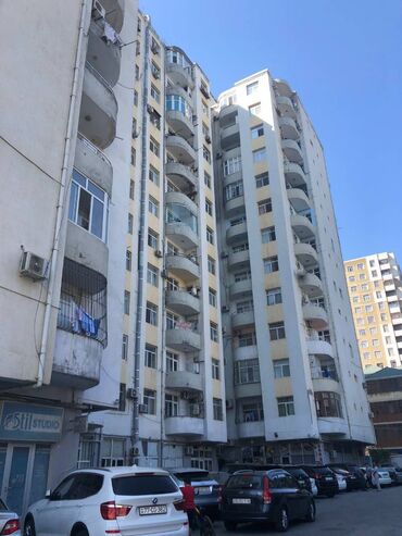 Uzunmüddətli kirayə mənzillər: Əhmədli metrosunun çixisinda 13 mertebeli binanın 13-cü mərtəbəsində — 11