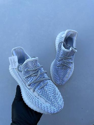 ld plavi: Adidas Yeezy patike

Novo
Brojevi 36 do 46

fb Moja Kupovina 1 — 1