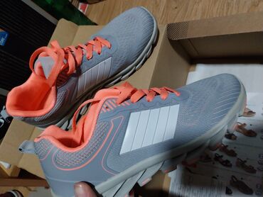 Sneakers & Athletic shoes: 39, color - Grey