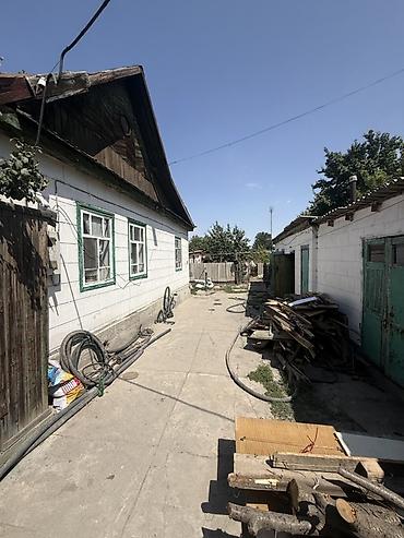 Продаётся дом с огороженным участком. 8 соток в доме 4 комнаты