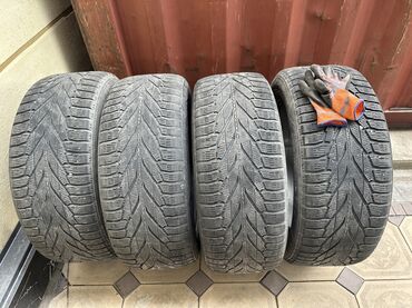 шины 25555 r20 зима: Комплект из четырех зимних шин размером 255/55 R19. Рисунок протектора