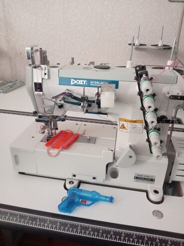 Tikiş maşınları: Tikiş maşını Yeni,Overlok, 4 saplı, Ödənişli çatdırılma — 1