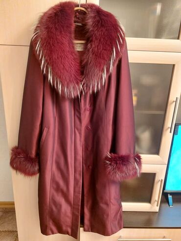 Пальто женское,внутри мех пехор, размер 3XL,воротник песец
