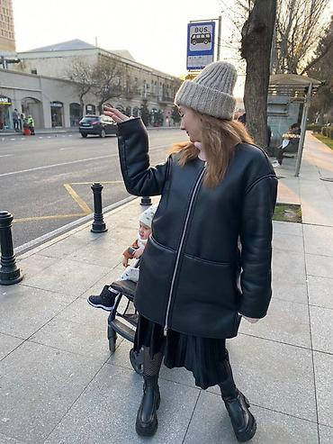 Paltolar: Удлинённая женская куртка Zara, размер S. Чёрная модель под кожу с — 4