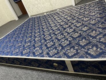 набор эмалированной посуды: Спальный матрас, Двуспальный, Боннельная система пружин, Жаккард, Матрасы средней жесткости