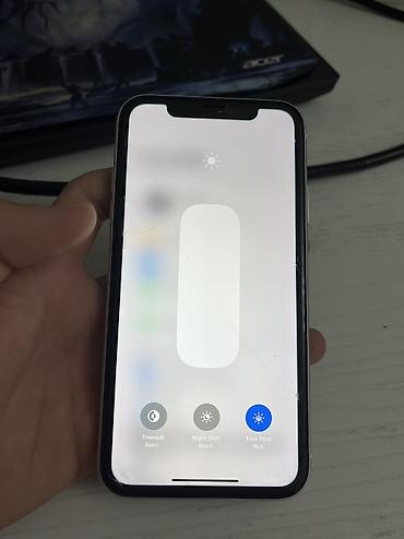 Apple iPhone: IPhone Xr, Б/у, 128 ГБ, Белый, 77 % — 6