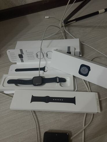 Техника и электроника: Apple Watch 8 с темно-синим спортивным ремешком Деньги на руку!