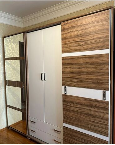 Divan və masa dəstləri: İşlənmiş, 4 qapılı Düz dolab, Qarderob, paltar dolabı