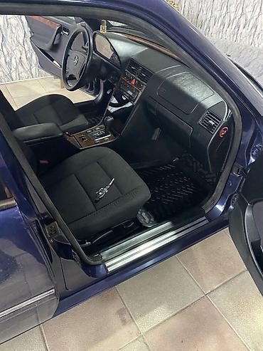 Mercedes-Benz: Mercedes-Benz C 240: 2.4 l | Sedan — 5