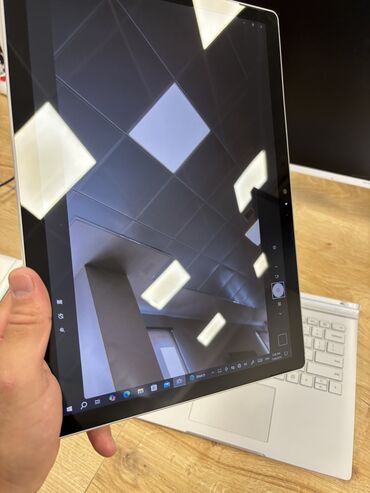 Digər noutbuklar və netbuklar: Intel Core i7, 8 GB, 15 " — 11