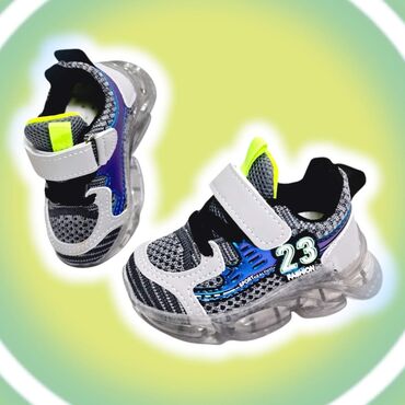 Patike: Svetlece patikice za najmanje stopalce Vrlo lagan model koji ima — 6