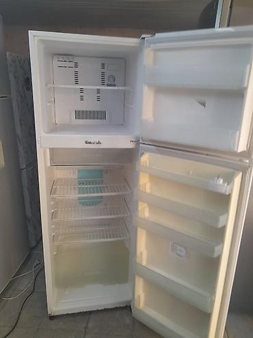 Soyuducular: İşlənmiş 2 qapılı Toshiba Soyuducu Satılır, rəng - Ağ, Təkərli — 2