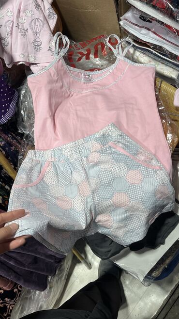 Пижамы: У вас только с длинными? Нет) У нас есть и пижамы с шортами на любой — 14