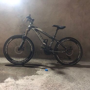İşlənmiş Dağ velosipedi Adidas, 26", Ünvandan götürmə