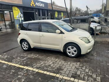 Toyota: Toyota ist: 2004 г., 1.3 л, Автомат, Бензин, Хэтчбэк