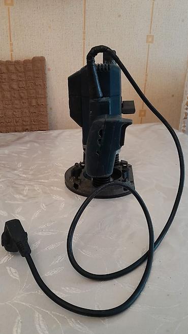 Alətlər: Bosch GOF 900 CE frezə (aşağıdan dalma tipli marşrutlayıcı) - — 1