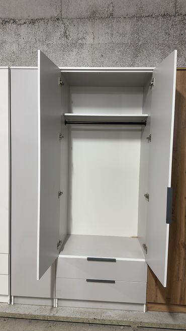 Шкафы для одежды: Качество на первом месте! Прослужит вам долгие годы! Трехдверный шкаф — 15