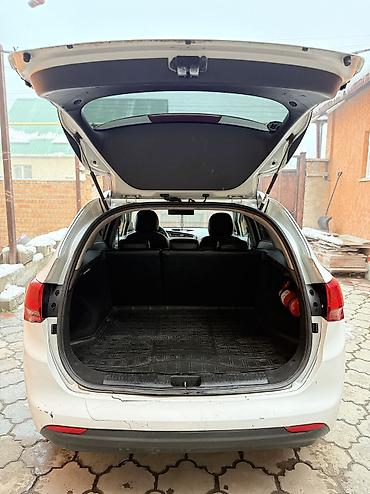 Kia: Kia Ceed: 2014 г., 1.4 л, Механика, Бензин, Универсал — 10