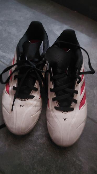 real madrid: Adidas kopačke za fudbal Kratko nosene - Model: Adidas (klasičan — 1