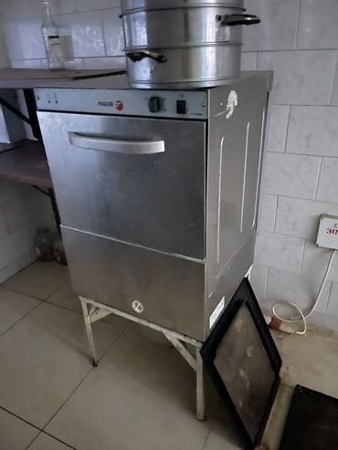 посудамойка in Кыргызстан | УБОРЩИЦЫ, ТЕХНИЧКИ: Посудомоечная машинка 300$