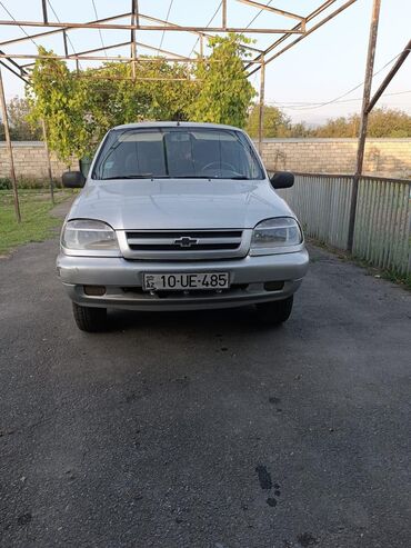 haciqabul chevrolet: Chevrolet Niva: 1.7 l | 2005 il Ofrouder/SUV