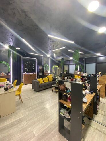 Digər kommersiya daşınmaz əmlakı: Nəsimi rayonu, 28 May metrostansiyasının 2ci çıxışına 5-6 dəqiqə — 3