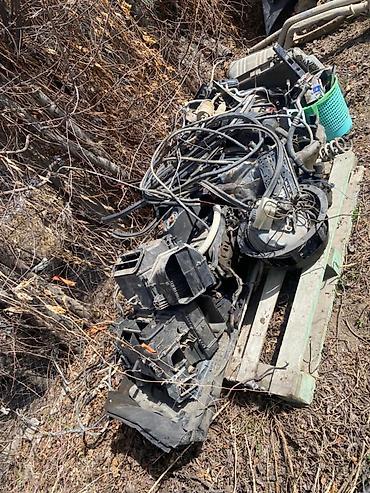 Другие детали кузова: Продается Мерседес е 210 и его запчасти тоже есть один мерс 90 % почти — 5