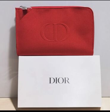 бархатные: Косметичка/Блокноты Dior в наличии
Бархатные шкатулки