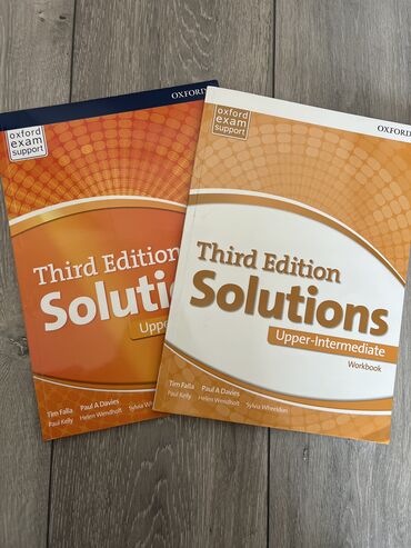 книга solutions pre intermediate: Oxford Exam Support SOLUTIONS (оригинал)Третье издание учебника для