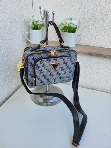 Torbe: Cena torbi 2900
cena novcanika 2200
Porez — 17