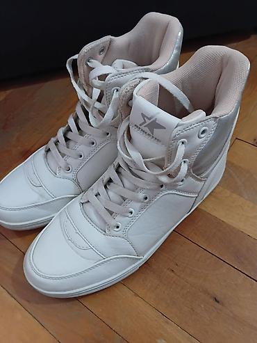 salonke sa blok petom: Athletic visoke patike – model MARI - Veličina: EUR 39 (USA 7, UK 6) - — 1
