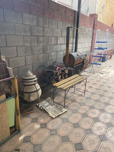 Отели и хостелы: Уютная комната с двумя кроватями, каждая из которых застелена светлым at lalafo.kg — 9 Отели и хостелы: Уютная комната с двумя кроватями, каждая из которых застелена светлым — 9