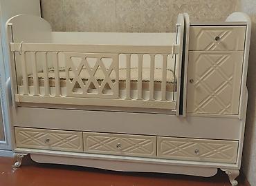 ali bebe mobilya: Uşaq beşiyi və komodlu dəst - Rəng: krem-ağ - Material: MDF/taxta — 1