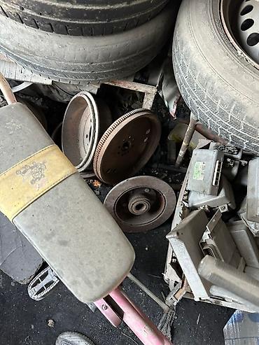 Другие детали кузова: Различные кузовные детали для корейской автомашин автомобилей. В — 12