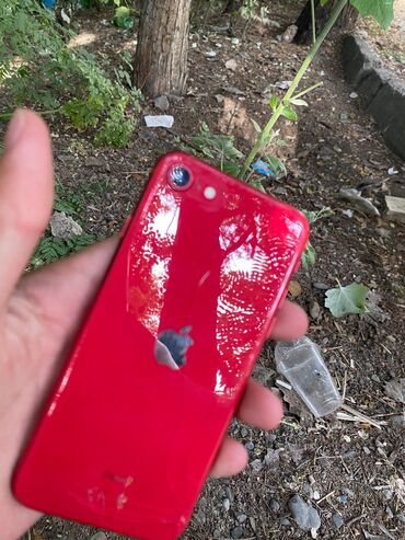 Apple iPhone: IPhone SE 2022, Б/у, 128 ГБ, Красный, Чехол, 76 %