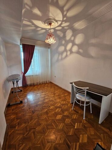 Uzunmüddətli kirayə mənzillər: Mənzil kirayə verilir. Nərimanov metro stansiyasına piyada 5 dəqiqəlik — 9