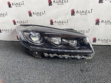 Передние фары: Передняя правая фара Б/у, Оригинал — 2