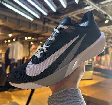 армани: Мужские кроссовки, 41, Nike, Новый, цвет - Черный, Самовывоз, Платная доставка