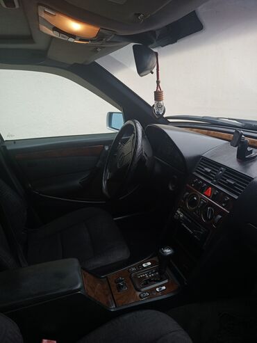 Mercedes-Benz: Mercedes-Benz C-Class: 1.8 l | 1998 il Sedan — 12