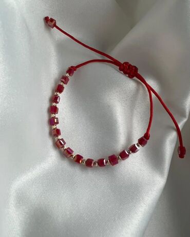 pandora charm: Pandora qolbağ. Qirmizi.Qara rəngi mövcuddur. 3 ədədi 10 azn🔥tək tək 5