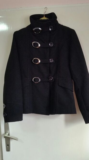ženske zimske jakne h m: Kaputic intenzivno crne boje velicine M.Moze i jaci M.Kupljen u