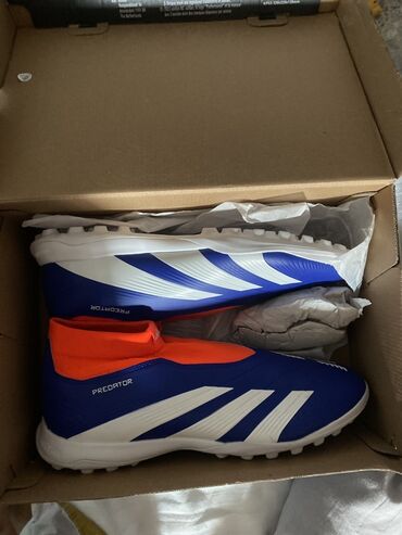 Butslar: Butslar Adidas, Ölçü: 45, Yeni